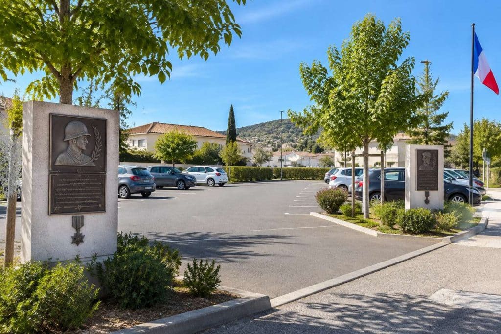 Deux parkings nommés en l’honneur d’anciens combattants à la Farlède