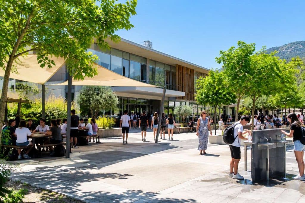 Adaptation des écoles de La Farlède face à la canicule